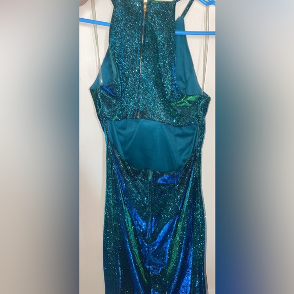 Dress - Picture 3 of 4